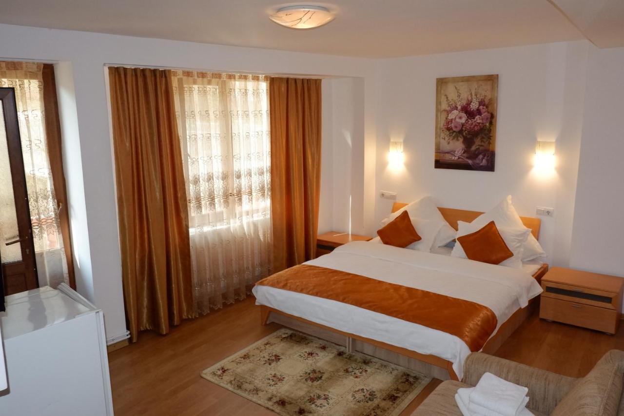 Pension Cuibul Viselor Baile Herculane Exterior photo