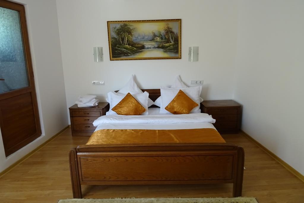Pension Cuibul Viselor Baile Herculane Exterior photo