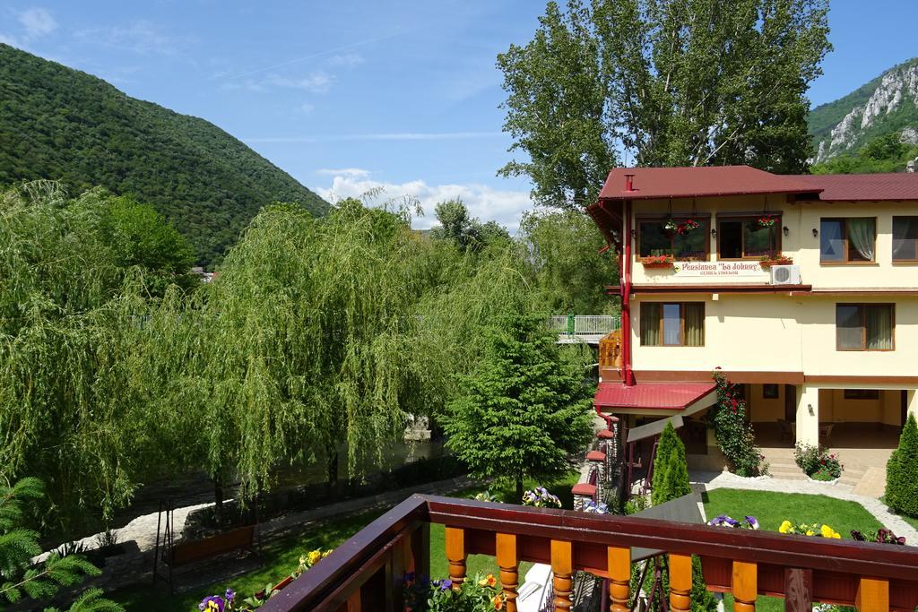 Pension Cuibul Viselor Baile Herculane Exterior photo