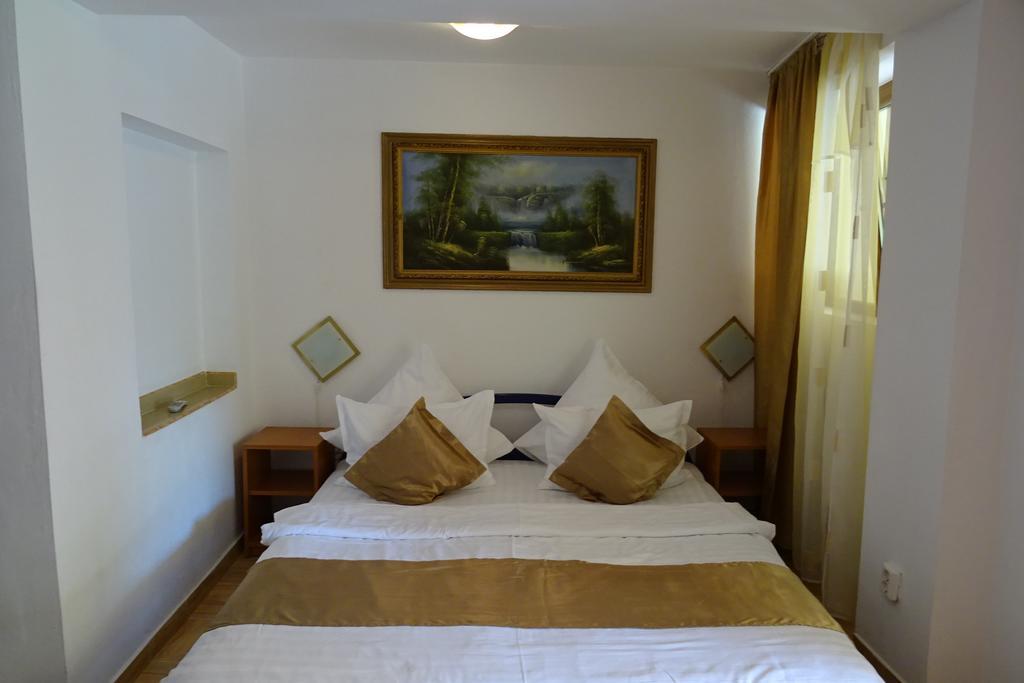 Pension Cuibul Viselor Baile Herculane Exterior photo